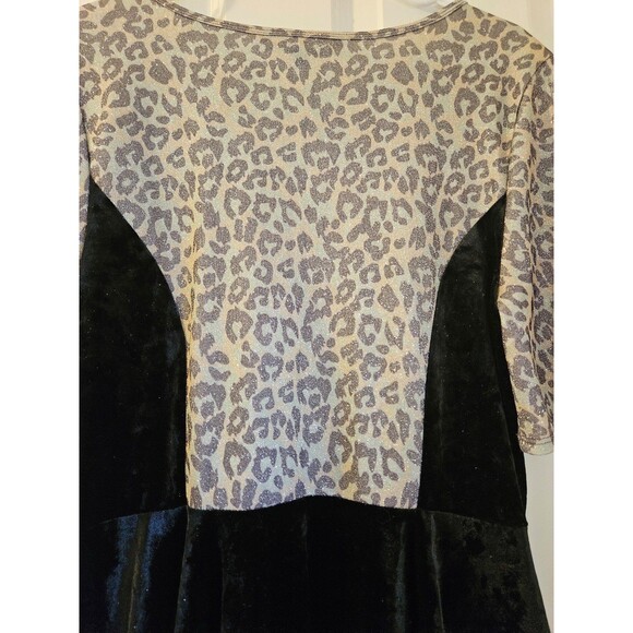 Size Medium Top New with Tags Sparkly - Picture 9 of 10
